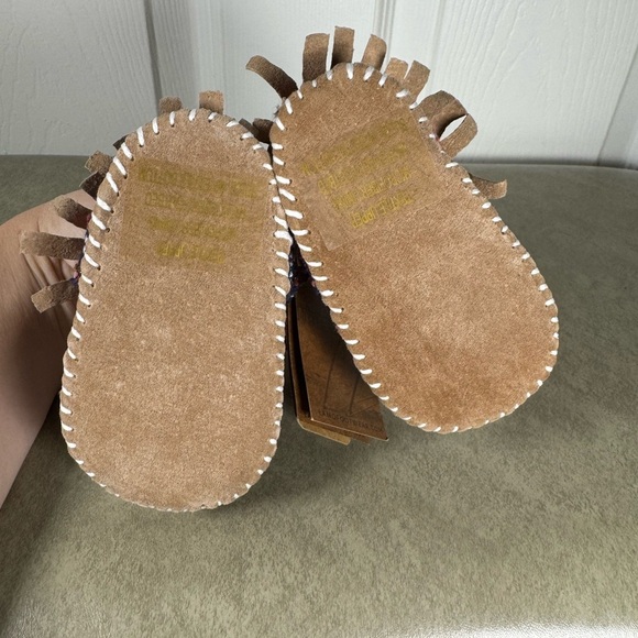NWT Lamo Fringe Chestnut Multicolor Baby Suede Moccasin Size Small - Picture 4 of 6